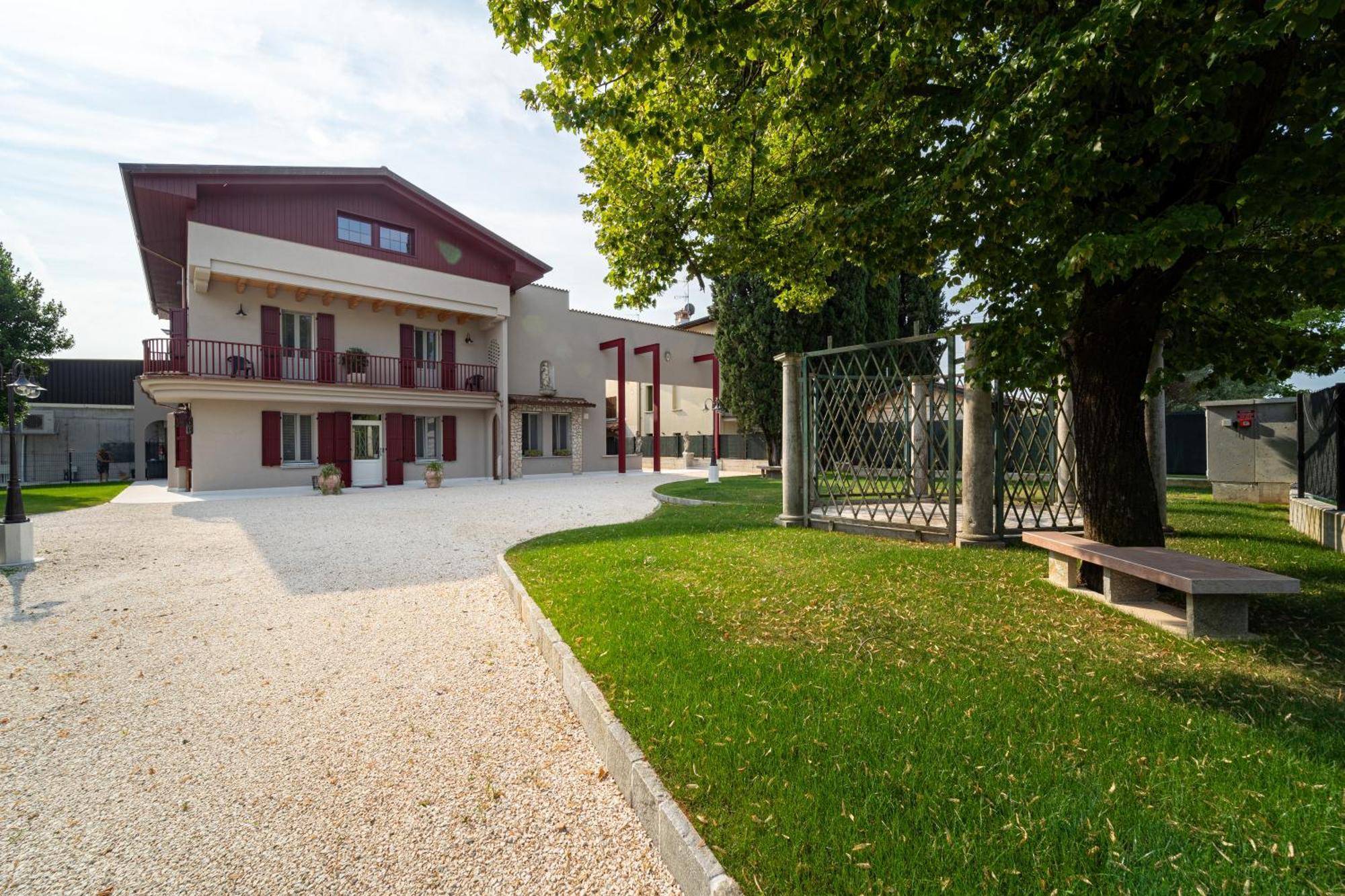 Villa Veronesi San Martino della Battaglia Luaran gambar